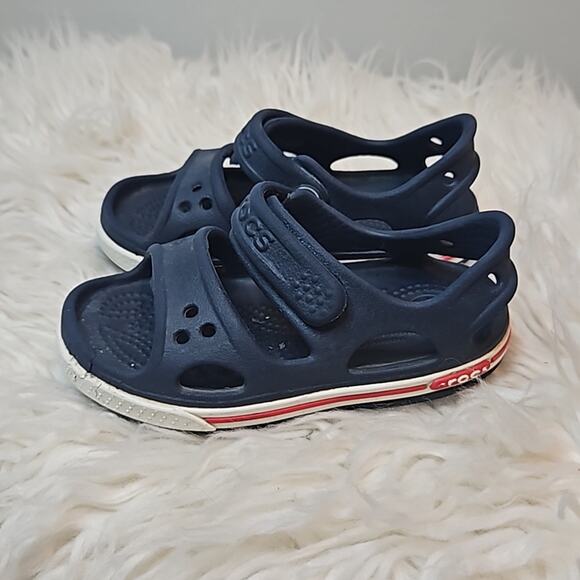 CROCS Unisex Navy Blue Strappy Sandals for Toddler - Picture 2 of 8